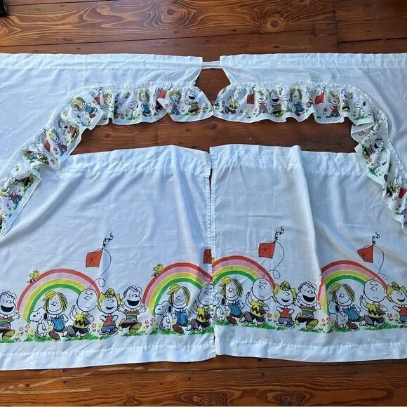 Vintage Peanuts Curtains 1966 Cafe Curtains With Ruffle Valance - Picture 2 of 13
